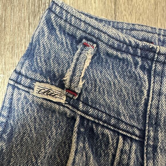 Vintage Chic High Rise Jeans - Picture 8 of 9